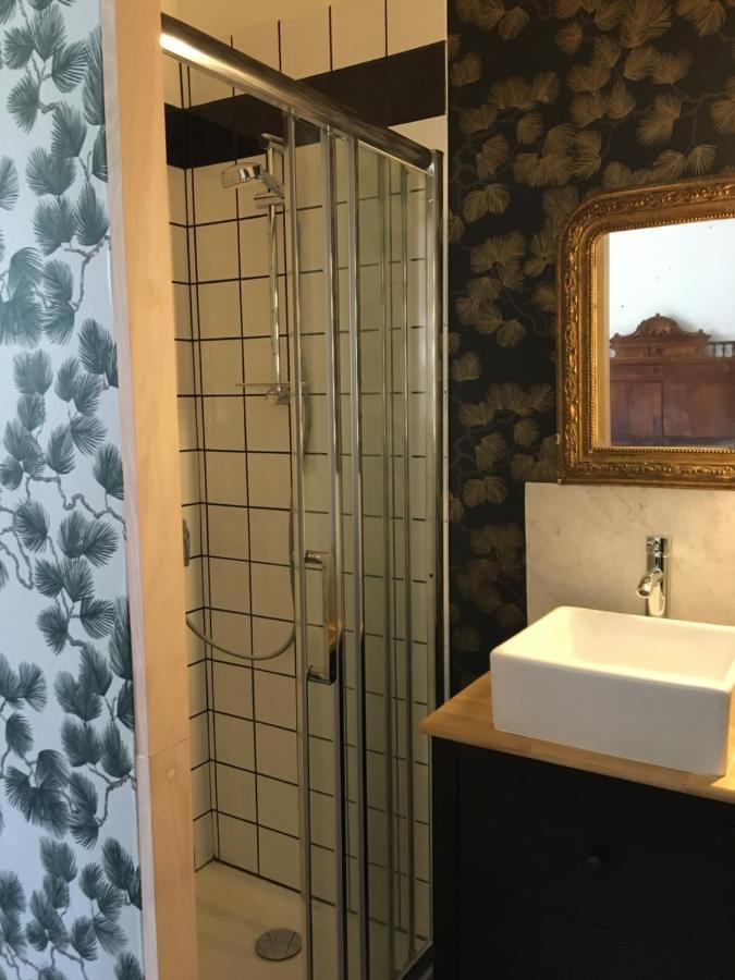 בנרס-דה-ביגור Charmant Appartement Sur Cour, Le Berlingott מראה חיצוני תמונה