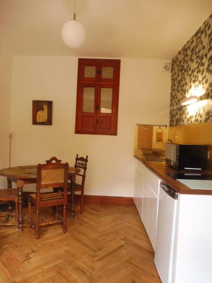 בנרס-דה-ביגור Charmant Appartement Sur Cour, Le Berlingott מראה חיצוני תמונה