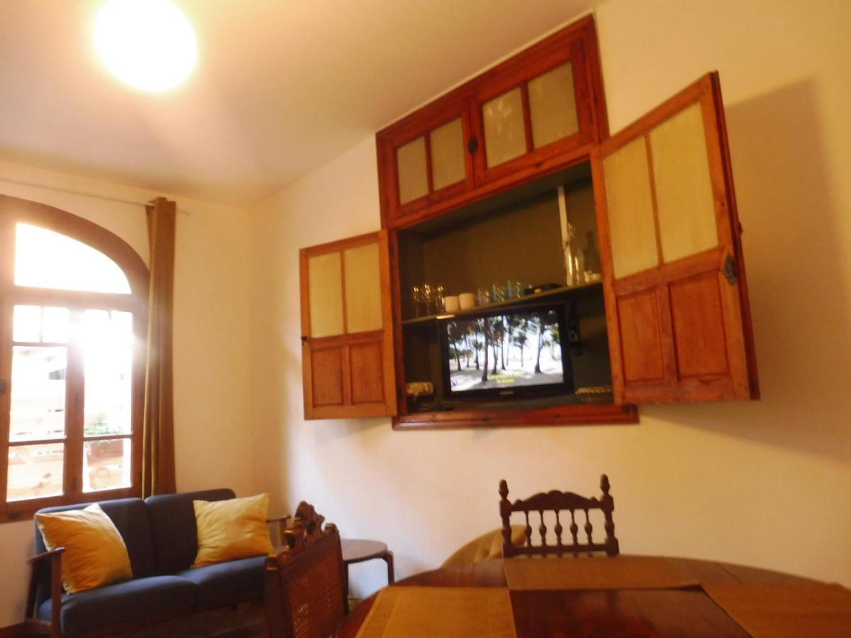 בנרס-דה-ביגור Charmant Appartement Sur Cour, Le Berlingott מראה חיצוני תמונה